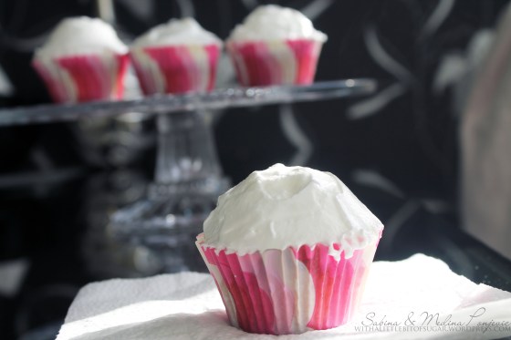 Vaniljcupcakes med marängfrosting 